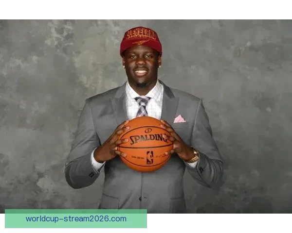 布泽尔选秀顺位下滑至三号位止步八强名嘴批评靠蛮力难立足NBA